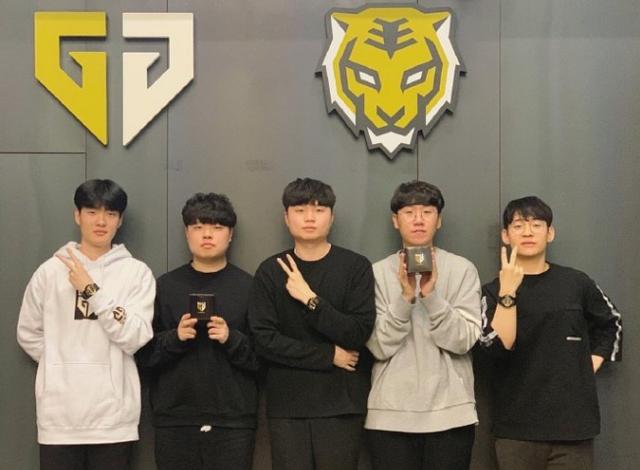 样是中国队 样是中国队