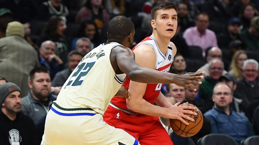 中表现出色 中表现出色